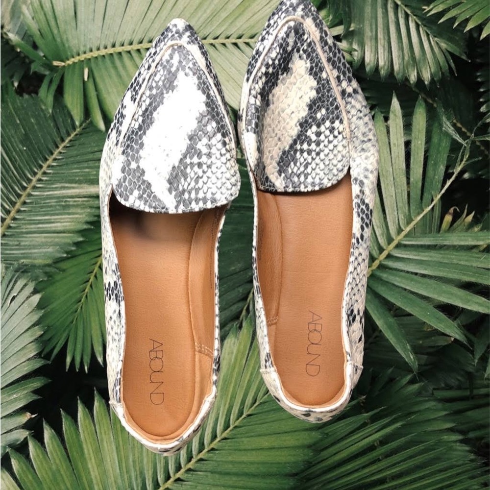 ABOUND Snake skin (not real snake skin) Pointed Flat